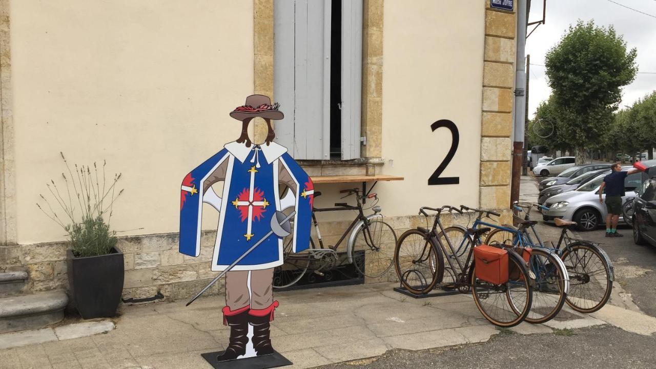 " Venez Dormir Chez Nous " #Condom#Gascogne#D'Artagnan#Armagnac#Le Bonheur Est Dans Le Gers Luaran gambar